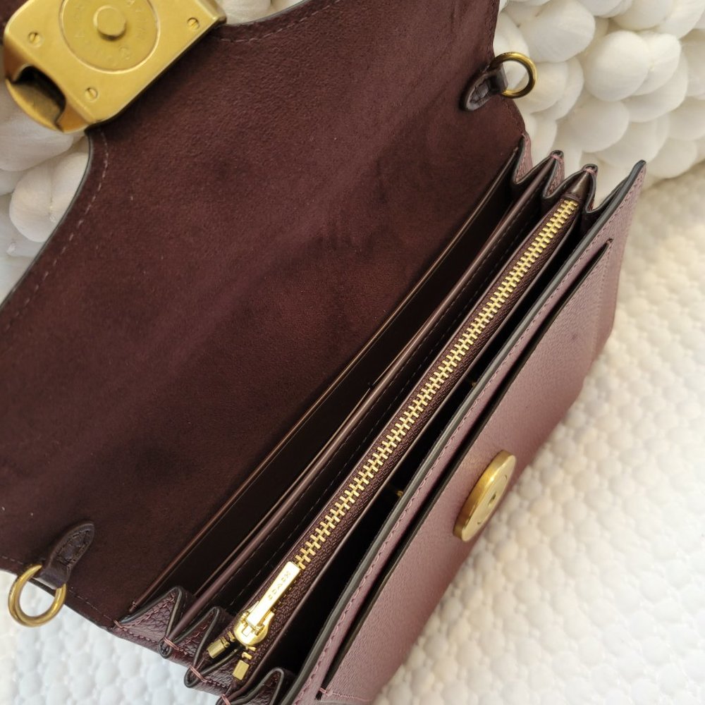 ❤️SOLD❤️ Coach Tabby Chain Clutch with Bead chain - Picture 7 of 16